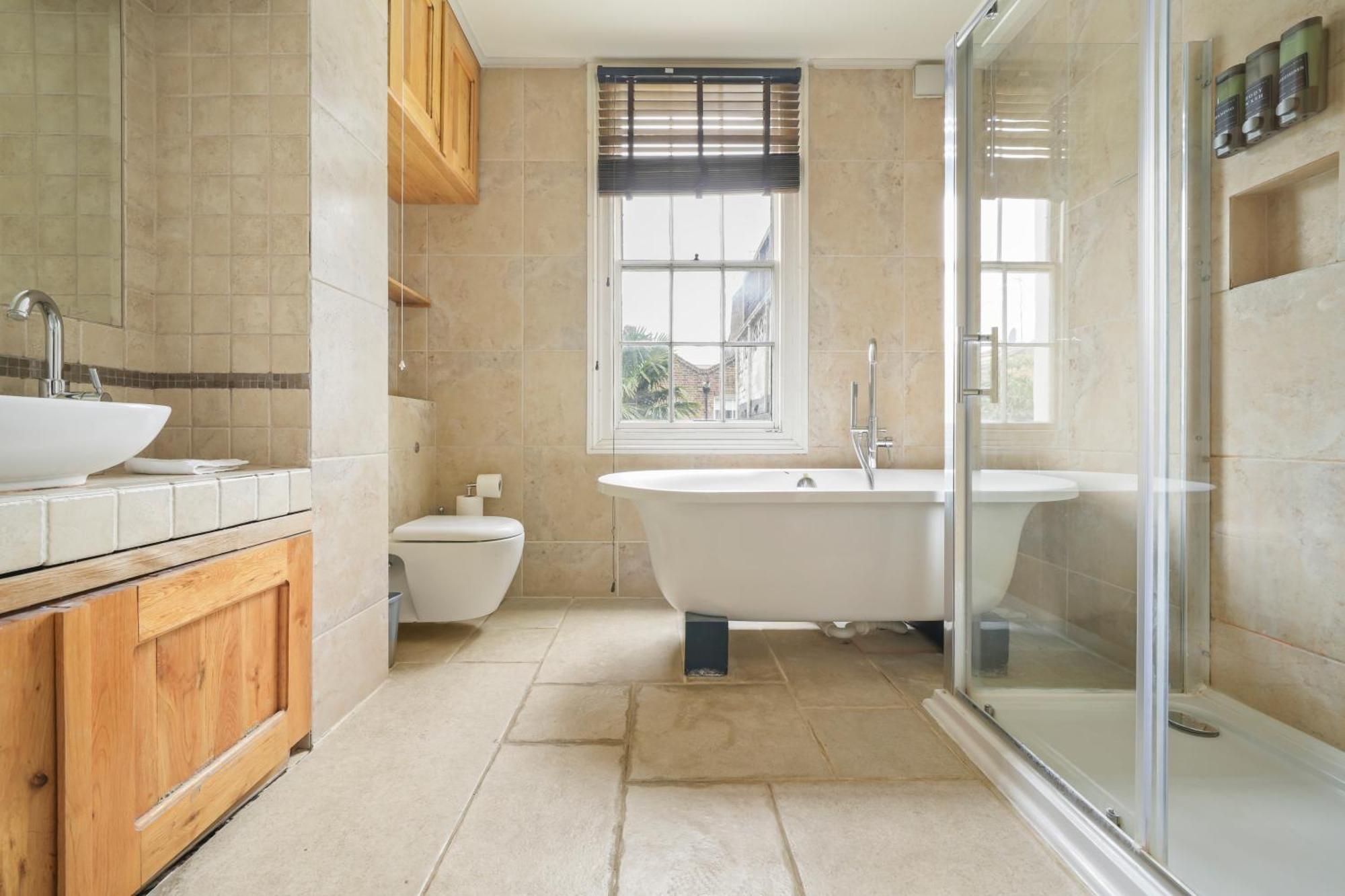 Hébergement de vacances 5 Bedroom House - 2 To 8 People *
